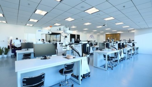 爱尔康全球CEO David J. Endicott：独立上市一周年 引领行业发展