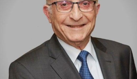 发明革命性产品造福亿万老视人群 依视路万里路渐进镜片之父辞世