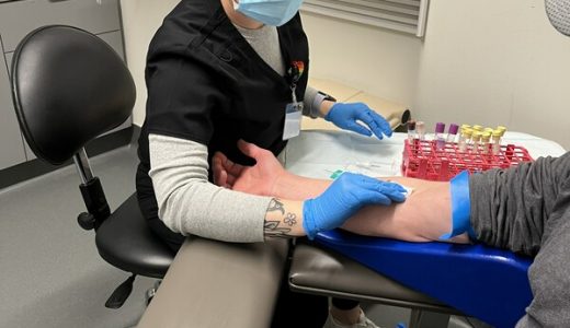 研究揭示：新冠病毒在感染后在人体内持续数月或数年
