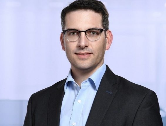 蔡司任命新大中华区总裁兼首席执行官；赛默飞将收购赛诺菲美国生产基地；强生第二季度净利润同比增长18.2% | 日报