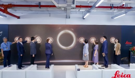 徕卡首批国产DM 4/6/i8显微镜正式下线